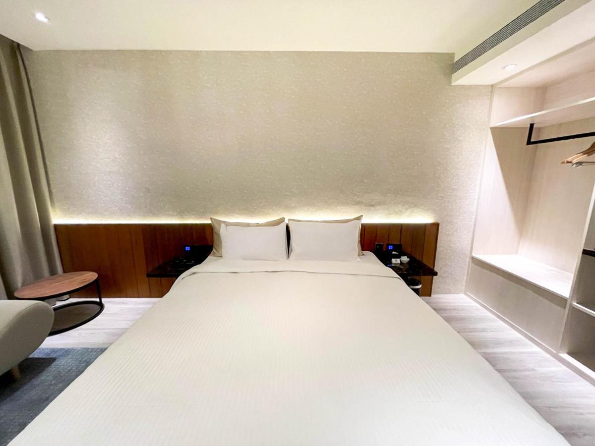 Fifth Avenue Motel Taichung Eksteriør bilde